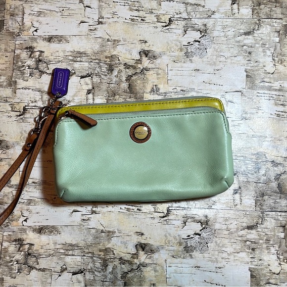 Coach wristlet - light green - Picture 4 of 10